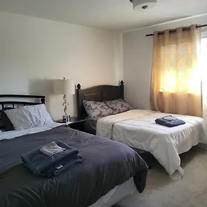 Lovely Townhouse For Short-term , Ottawa Canada